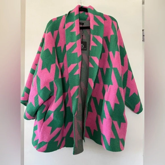 Green and Pink knit kimono by Do everything in Love one size NWT - Picture 2 of 9